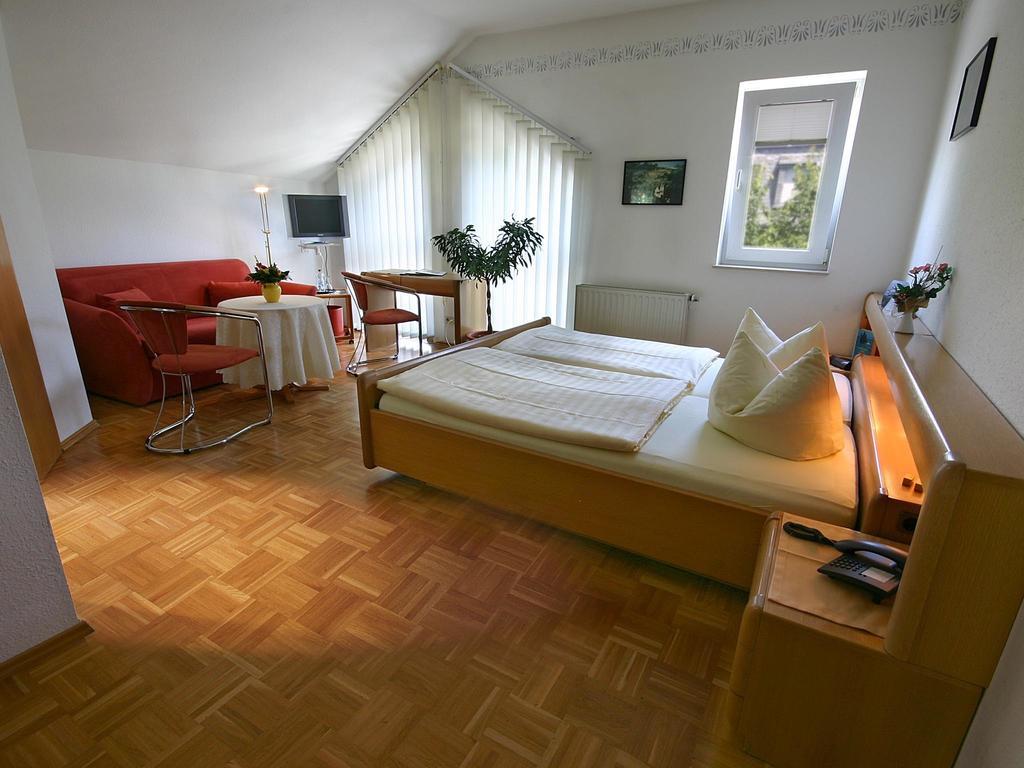 Hotel Garni Zur Bergstrasse Zwingenberg  Δωμάτιο φωτογραφία